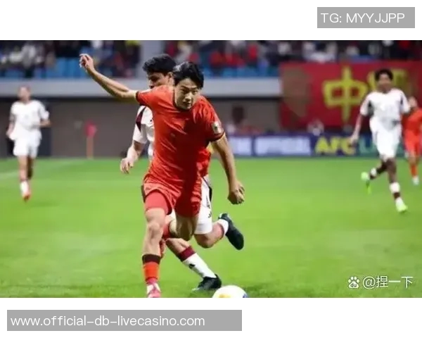 世界杯足球预选赛激战正酣各国球队全力争夺晋级名额与荣耀